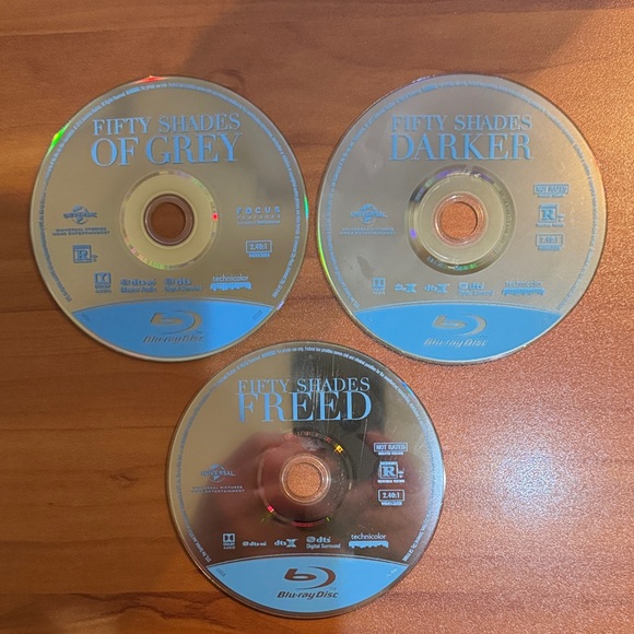 Fifty Shades 3-Movie Collection Blu-Ray + Digital - Picture 5 of 9